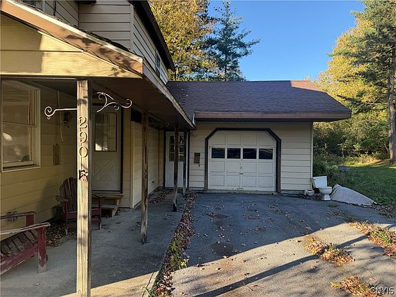 3rd image of 290 Barben Ave