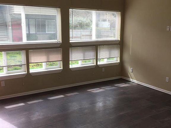 4th image of 422 N I St APT 17