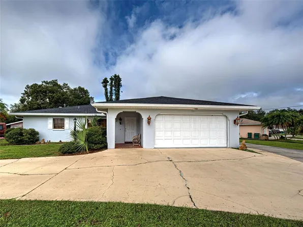 1181 Seacrest Dr NW, Pt Charlotte, FL 33948