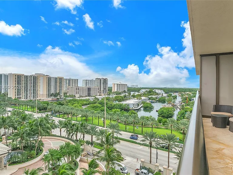 16275 Collins Ave #903 — Photo 27