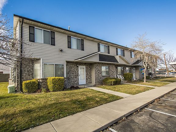 3rd image of 3923 W Rockwood Way APT F