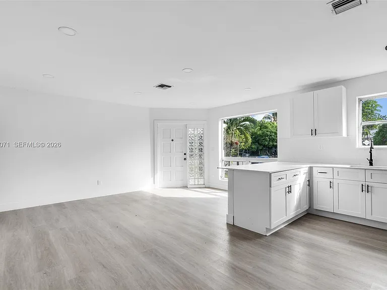 6831 Greene St — Photo 6