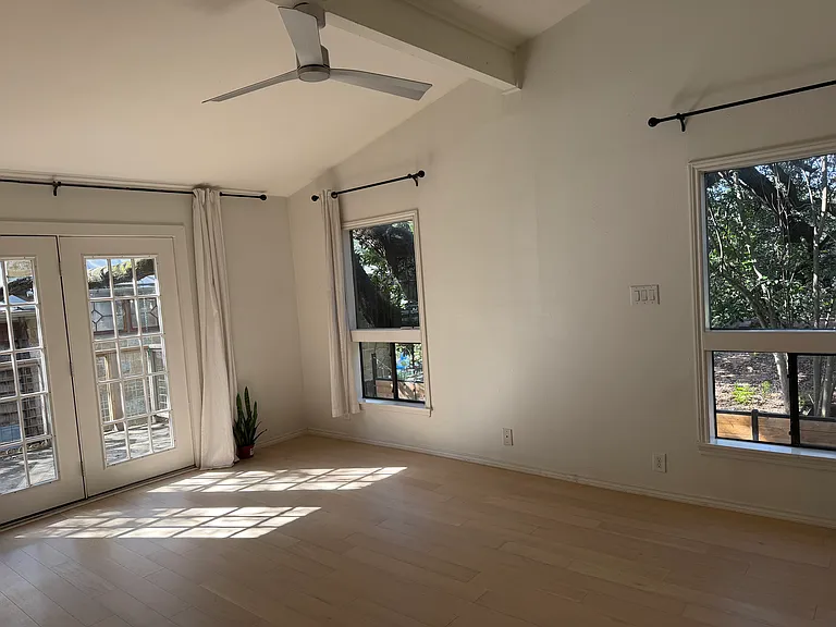 3709 Meredith St — Photo 34