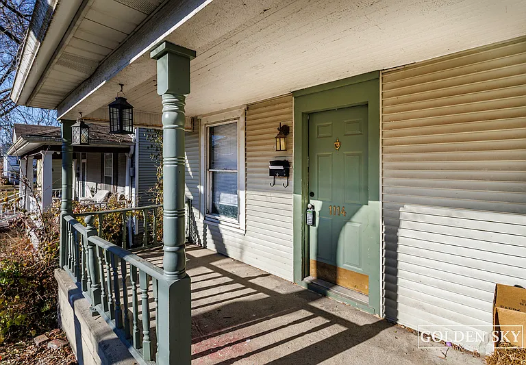 1114 Mourer St — Photo 2