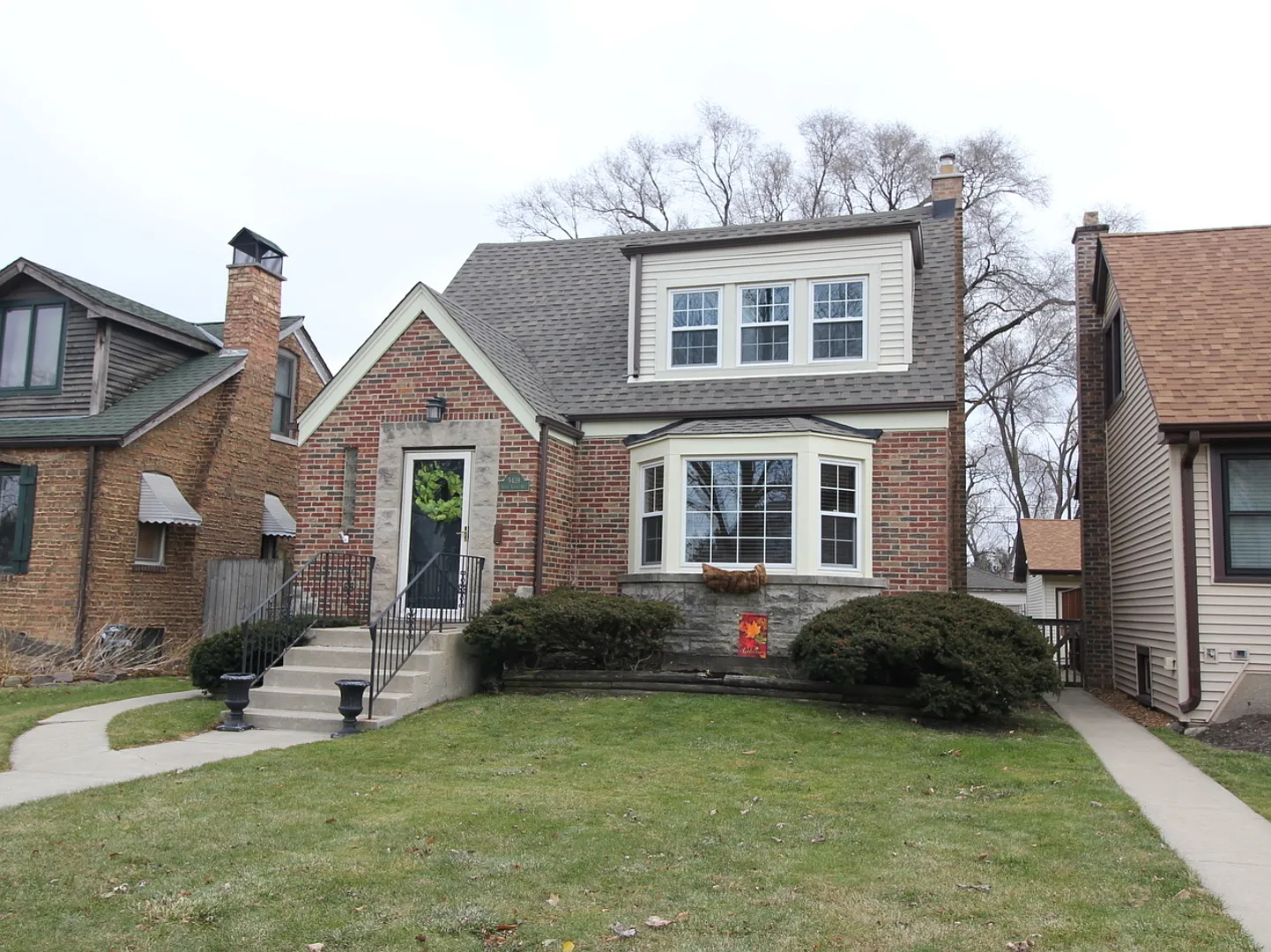 9439 S Saint Louis Ave photo 1
