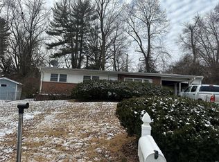 1800 Glenbrae Ln, Saint Louis, MO