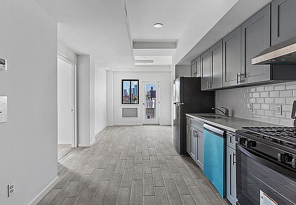 3rd image of 14-43 31st Ave #5E