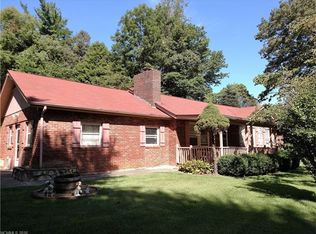 80 Pump Mountain Dr, Sylva, NC 28779