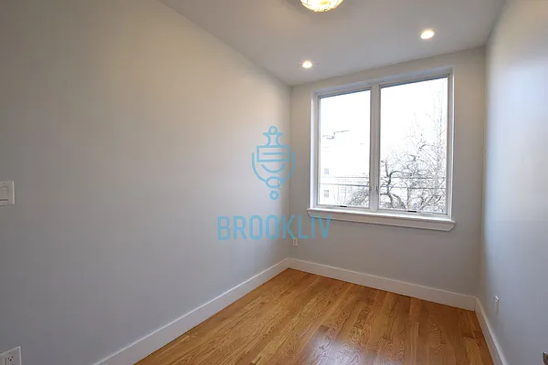 Rented by null | media 6