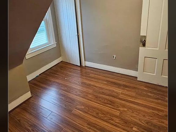 4th image of 33 Winsor St #3