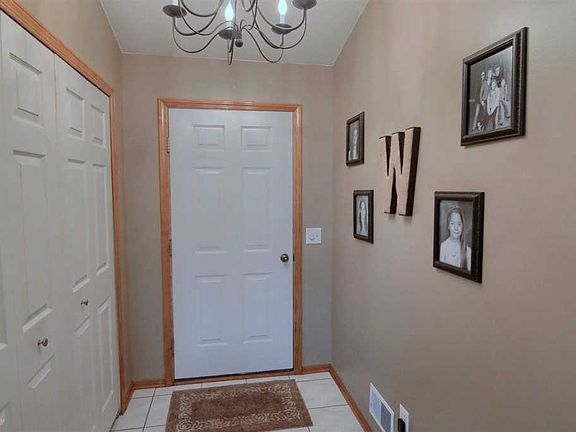 4th image of 46284 Prince Dr