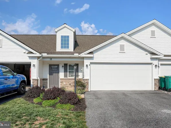 12 Group Ct, Mount Holly Springs, PA 17065
