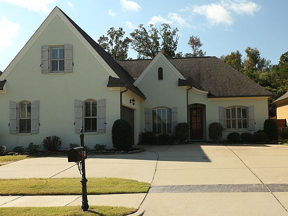 338 Windsor Drive North