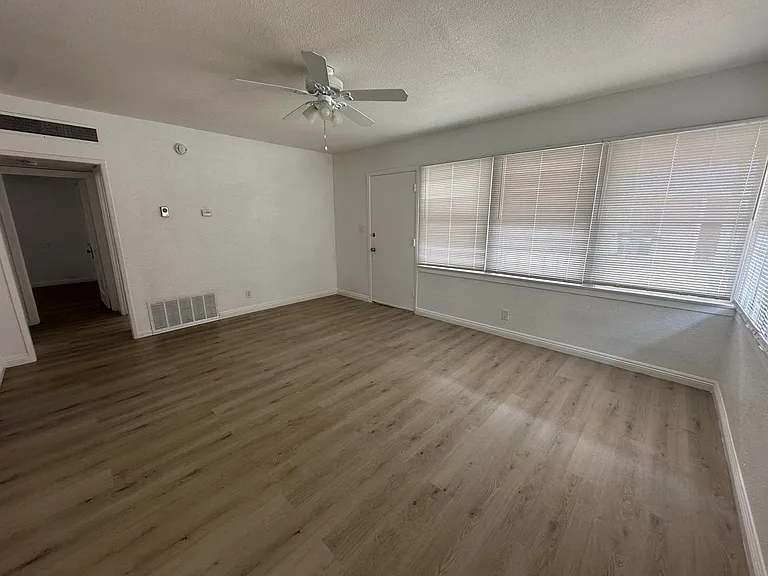 421 S Richmond Rd — Photo 4