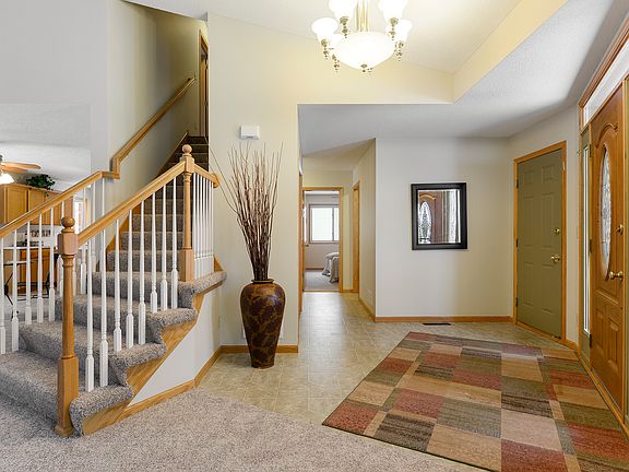 5th image of 859 Meadow Ln