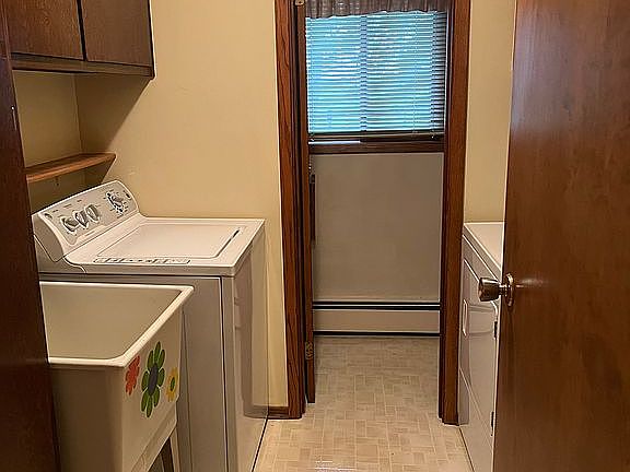 1st floor laundry room