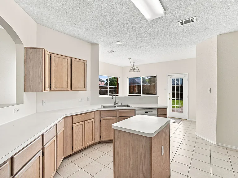 1813 Pendleton Rd — Photo 15