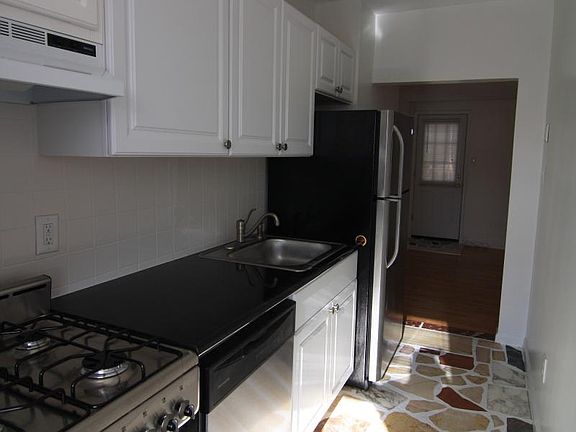 2nd image of 1527 S Broad St #3F