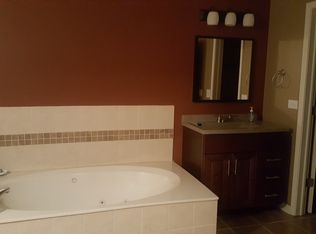 210 E Theodore Ln, Itasca, IL 60143