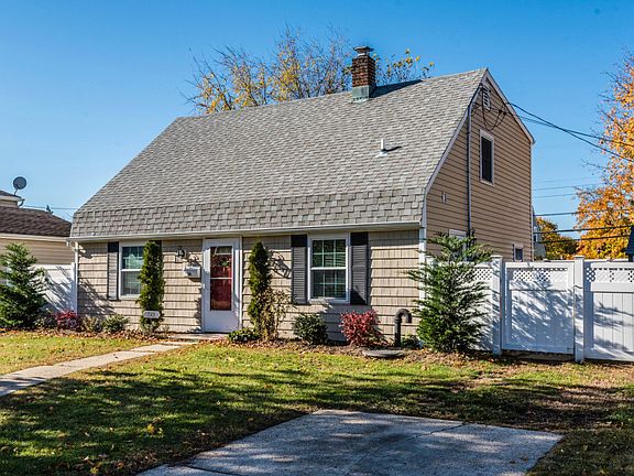 2nd image of 50 Farm Ln