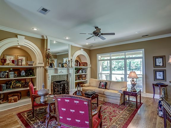 5th image of 395 Woodsedge Dr