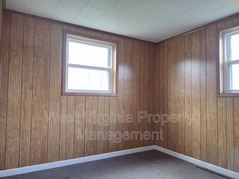 335 Little Vine Dr #B — Photo 5