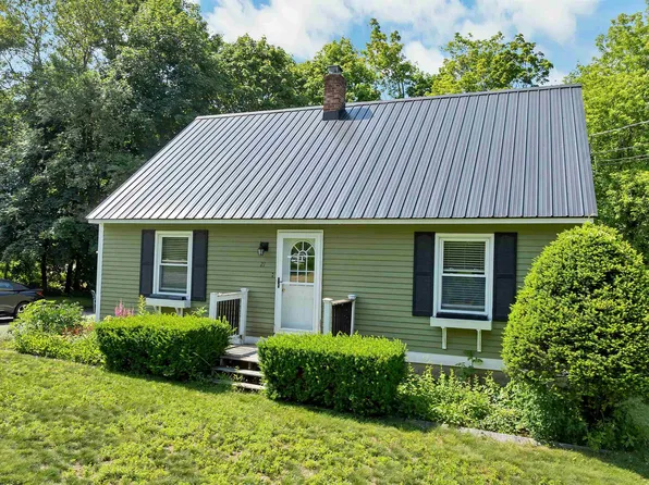21 Spruce Street, Laconia, NH 03246