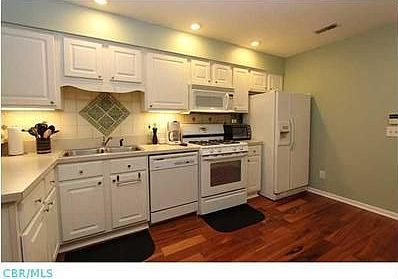 5th image of 109 Green Ln