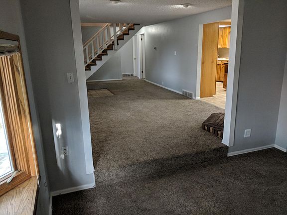 4th image of 521 Logan St