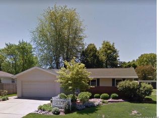7 Parkview Ln, Chatham, IL 62629