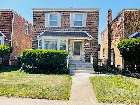 2nd image of 2611 W Balmoral Ave
