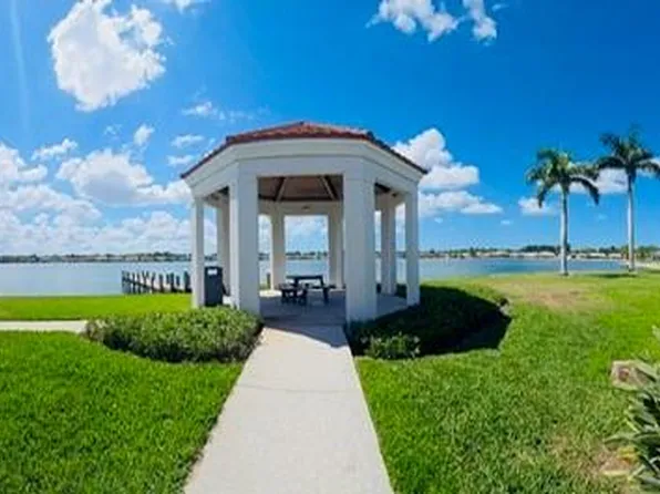 7725 Jewel Ln APT 202, Naples, FL 34109