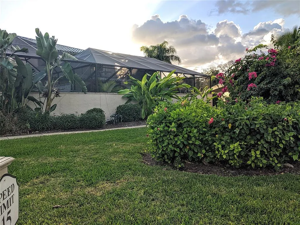 2 bed, 2.5 bath, 1656 sqft, $5,000 — Photo 2