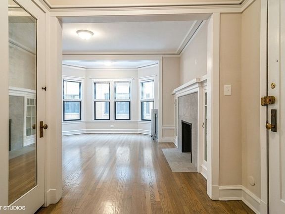 2nd image of 2422 N Sawyer Ave #2418-2W
