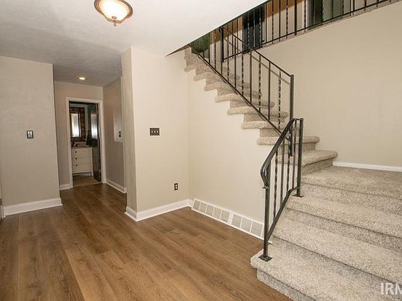 3rd image of 16515 Fox Cross Dr