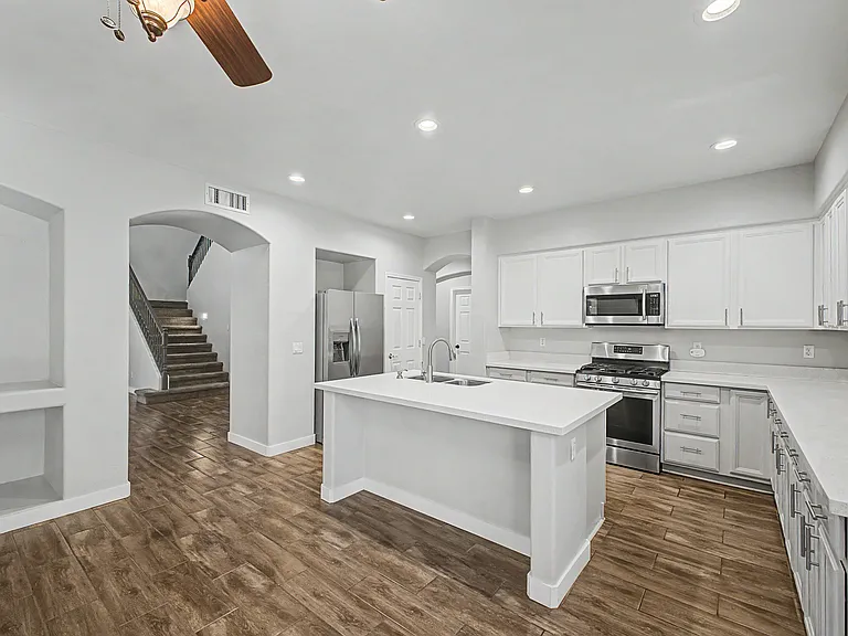 17446 W Yavapai St — Photo 7