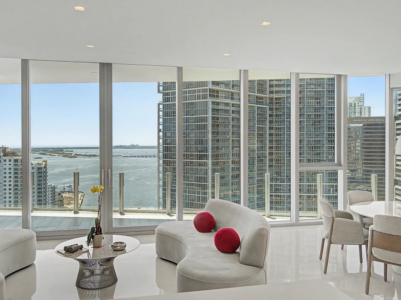 1 bed, 2.5 bath, 1317 sqft, $13,500 — Photo 3