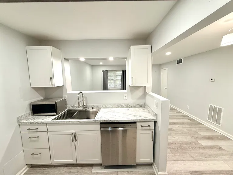 3079 Colonial Way #K — Photo 7