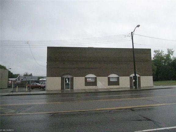 2nd image of 1315 Market St
