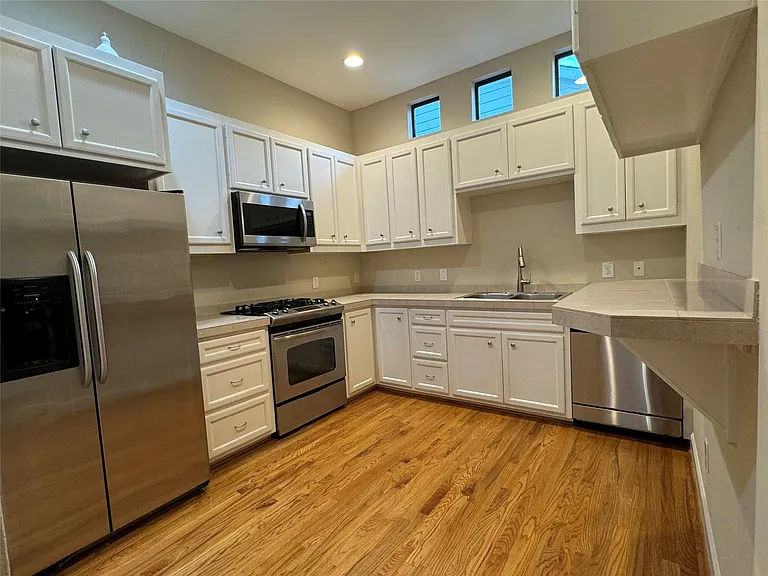 11315 Main St #1302 — Photo 7