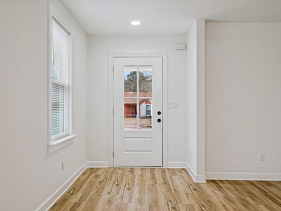 3rd image of 5186 Broken Oak Dr