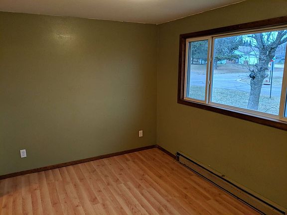 4th image of 704 Woodbine Ave #3