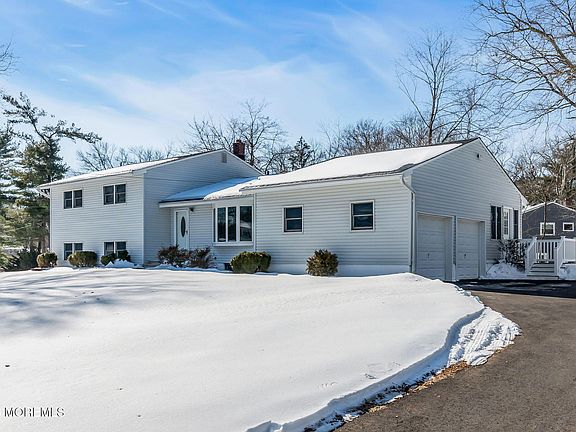2nd image of 158 Cloverdale Circle