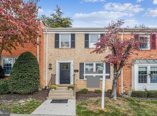 7422 Chummley Ct, Falls Church, VA 22043