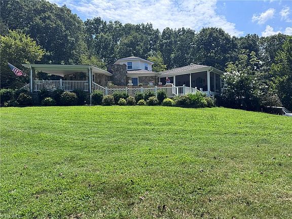 3rd image of 1332 Bethesda Rd