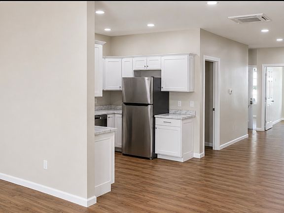 3rd image of 212 Main St #4