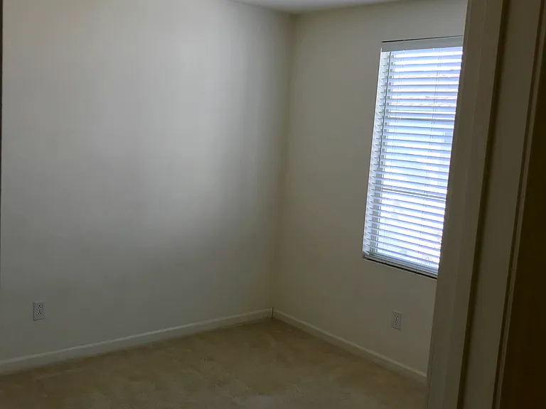 2209 Amaryllis Cir — Photo 10