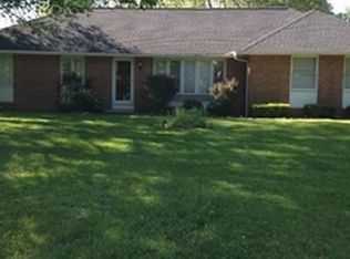 5772 Castleton Ln, Kalamazoo, MI 49009