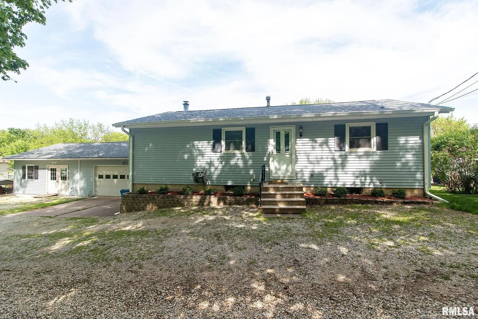 614 2nd Street Pl photo 1