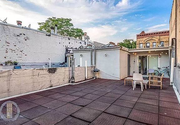 2nd image of 144 W 133rd St